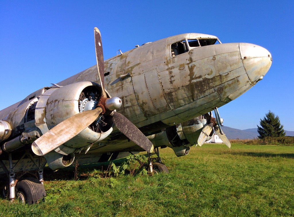 71255 u Otočcu, iako devastiran, u daleko je boljem stanju od onoga u Željavi (možda i od onog u vojnoj bazi u Zemuniku?) - bilo bi prekrasno kada bi ga se za 75. godišnjicu proizvodnje obnovilo kao dio povijesti zrakoplovstva